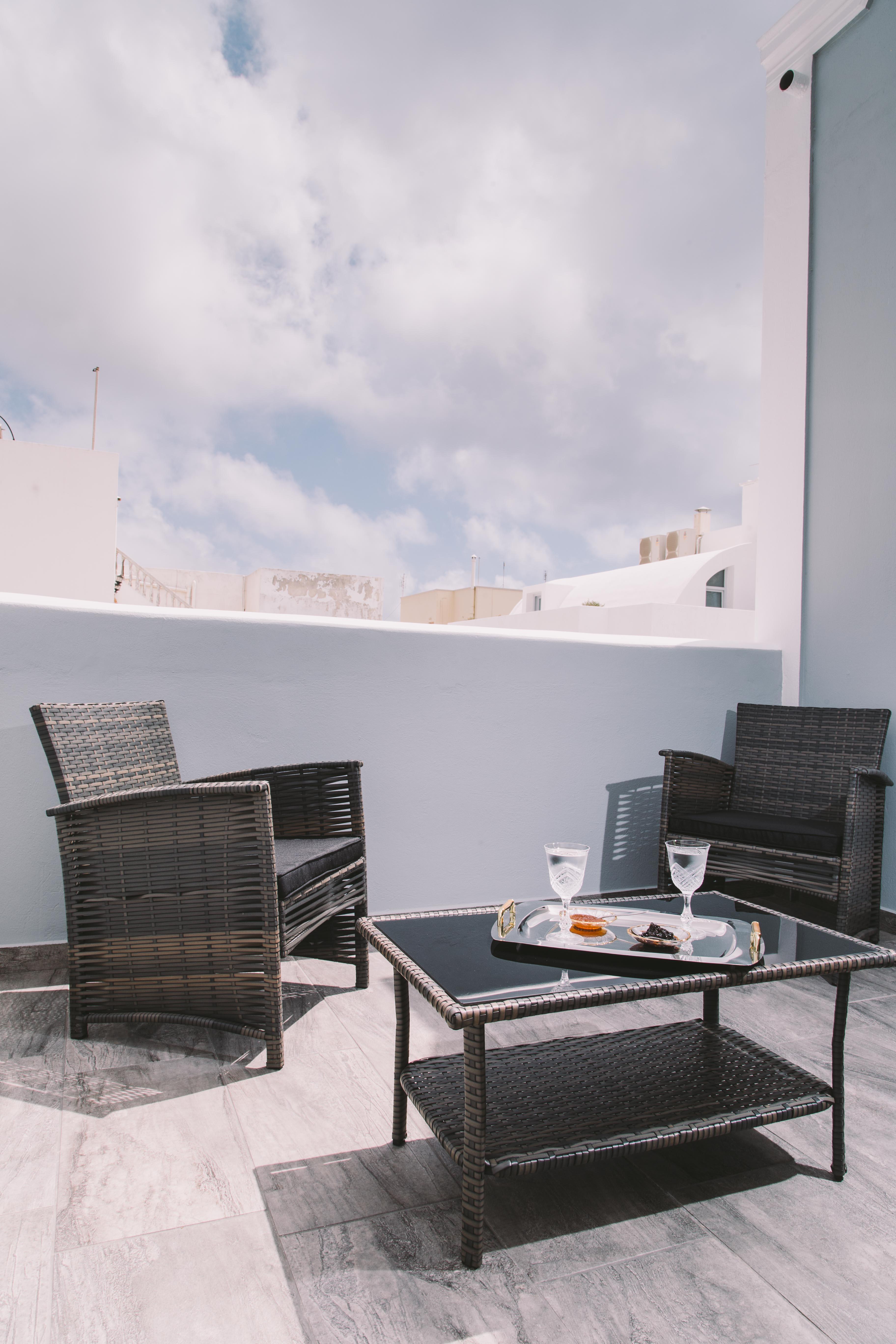 Oasis Suites Fira Exterior photo