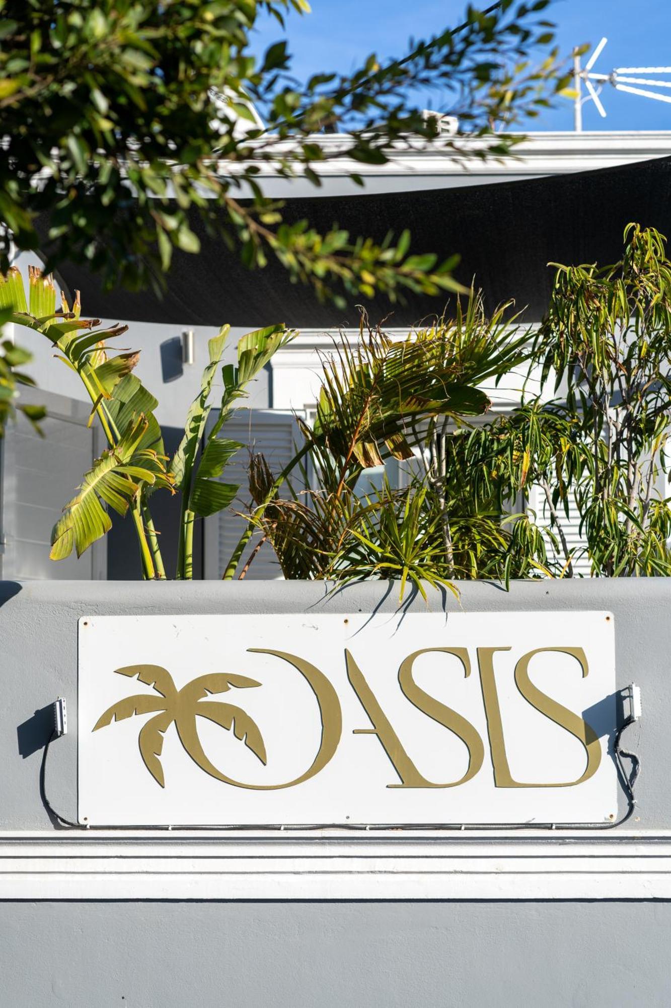 Oasis Suites Fira Exterior photo