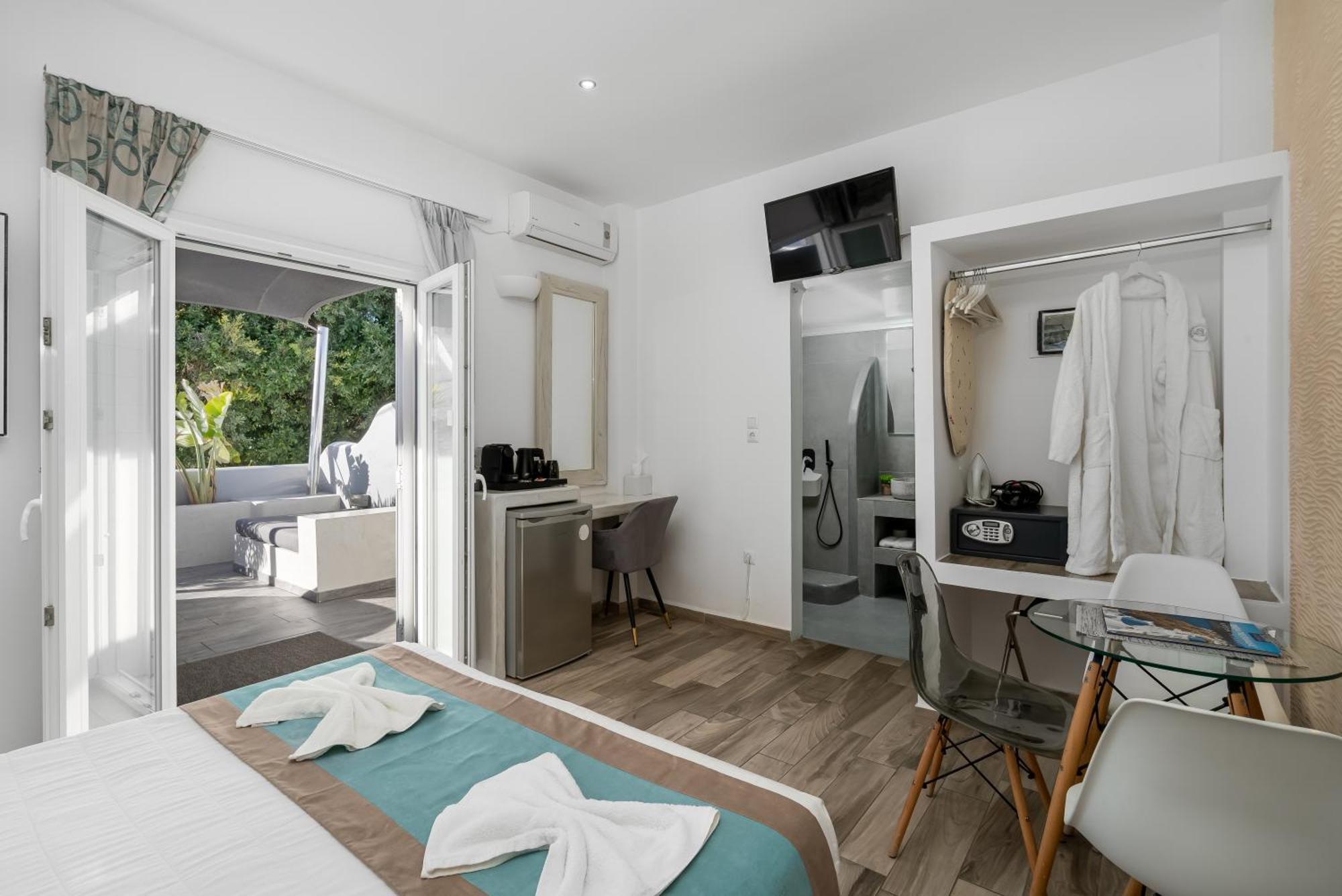 Oasis Suites Fira Exterior photo