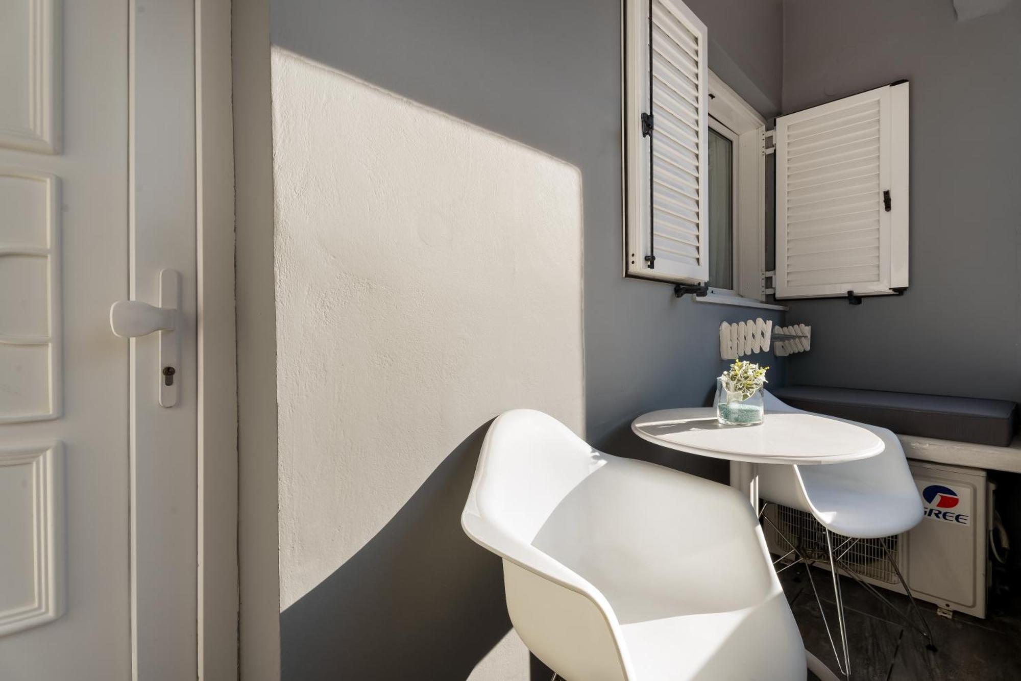 Oasis Suites Fira Exterior photo