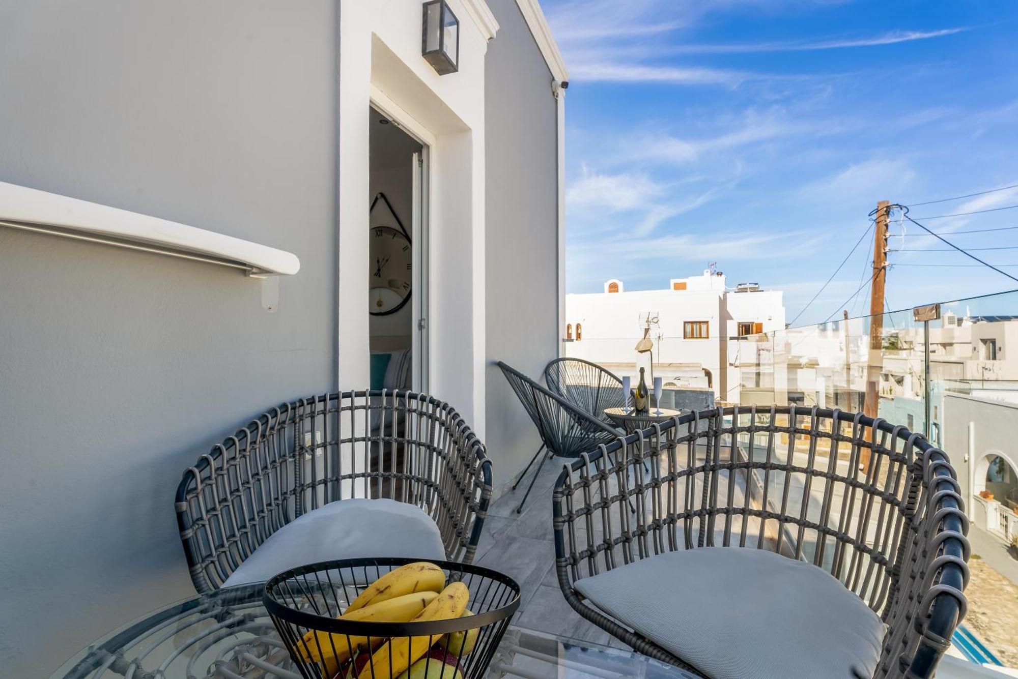 Oasis Suites Fira Exterior photo