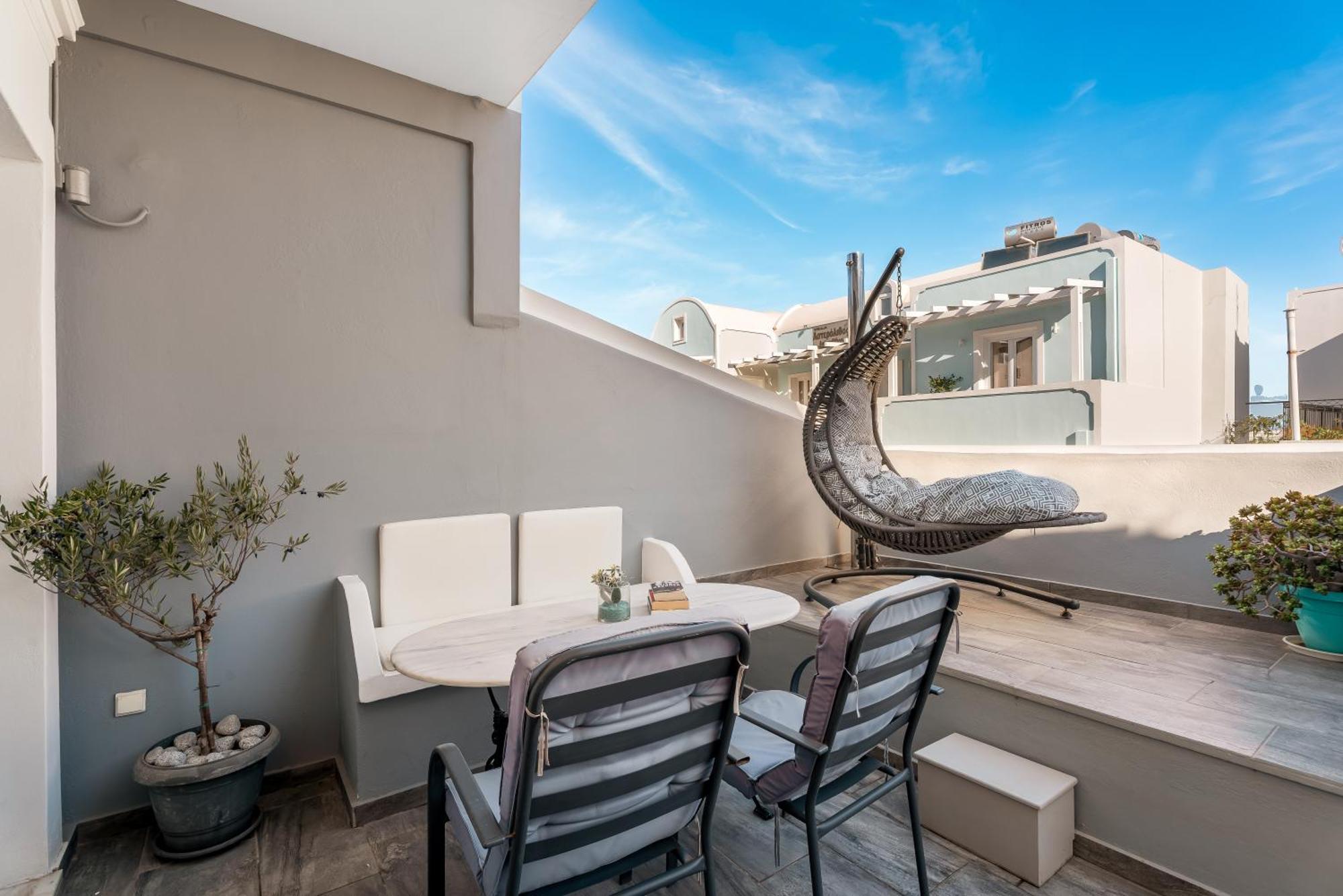 Oasis Suites Fira Exterior photo